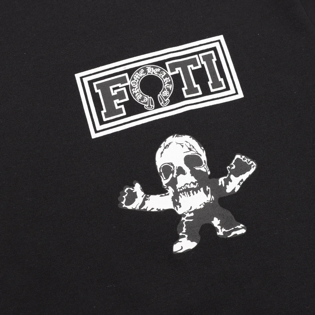🅿️170 CHORME HEARTS CH FOTI co-branded skull short-sleeved T-shirt. The original version was purchased at a New York counter for NT$4,000. It is custom-made with 230g pure cotton fabric with the same zp. The printing is made of film opening and screen printing. In order to achieve the same consistency as the original version, the nine-square grid skull on the back was individually debugged seven times on the film version. The original loose version has not been cut, and the details of customized accessories are Size: XS-L